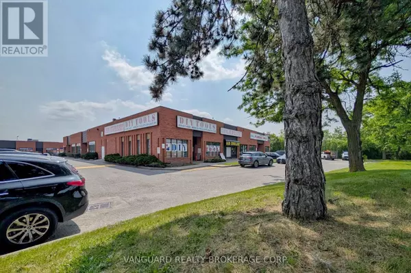 Toronto (york University Heights), ON M3J3A5,2901 Steeles AVE #38