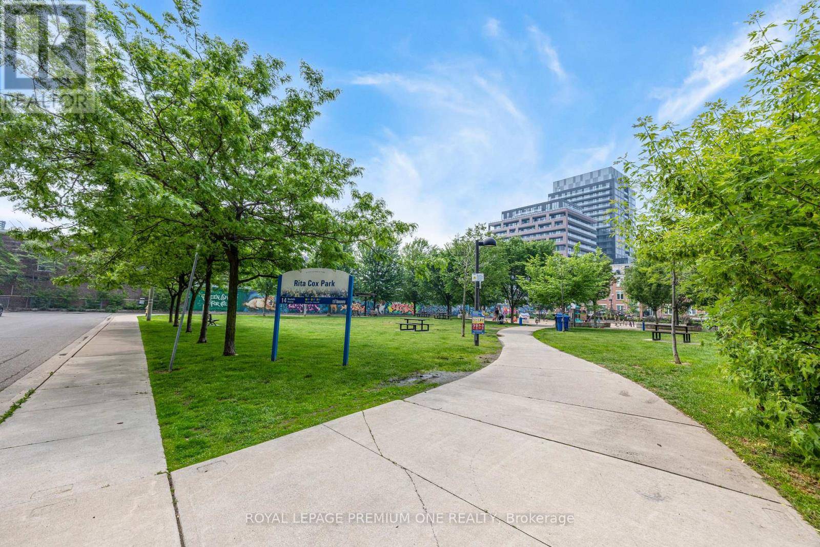 Toronto (south Parkdale), ON M6K0A5,38 Joe Shuster WAY #1910