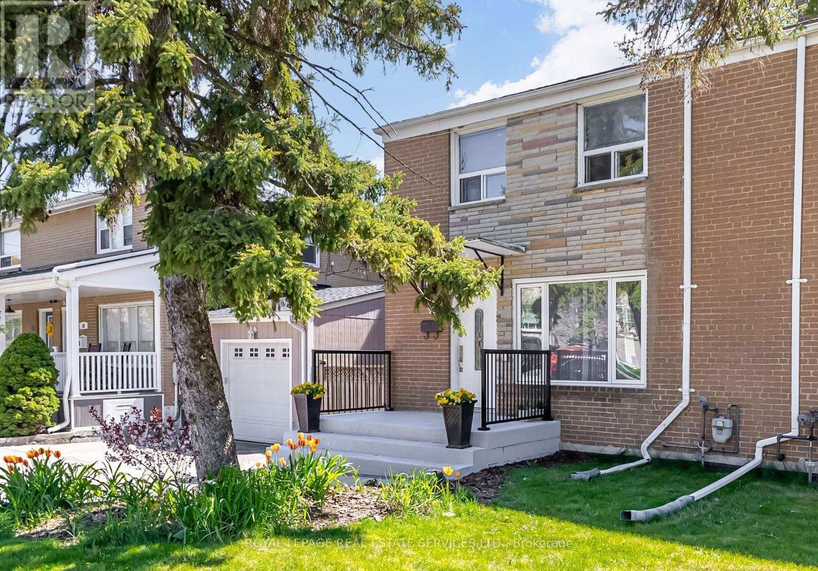 34 SKYLARK ROAD, Toronto (lambton Baby Point), ON M6S4M4