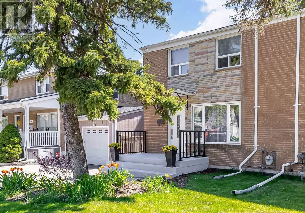 Toronto (lambton Baby Point), ON M6S4M4,34 SKYLARK ROAD