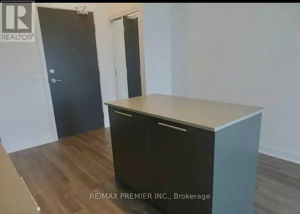 Toronto (stonegate-queensway), ON M8Y0C3,25 Neighbourhood LN #1011