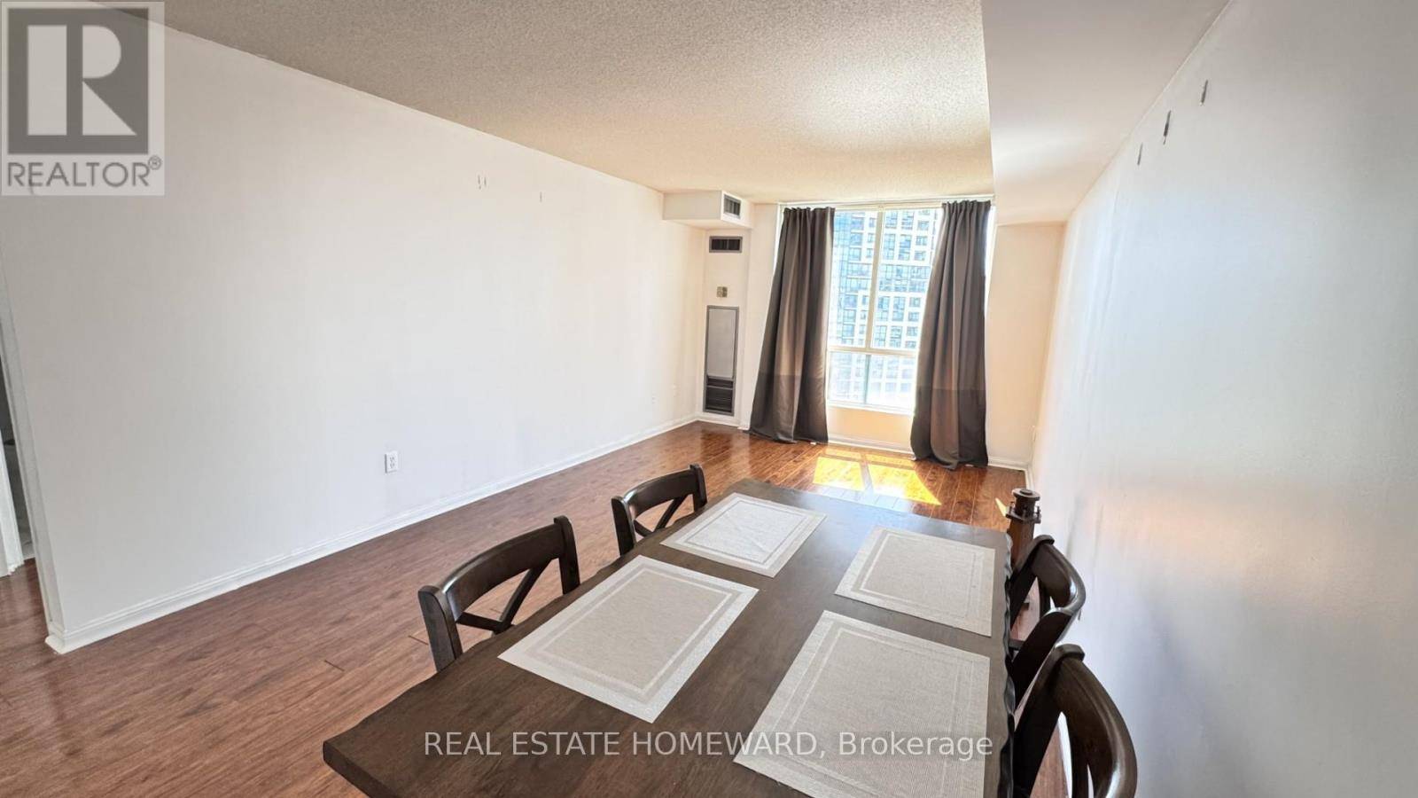 Toronto (islington-city Centre West), ON M9B6K4,101 Subway CRES #2012