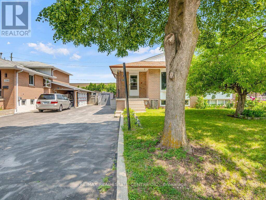 Oakville (cp College Park), ON L6H2A4,1292 NAPIER CRESCENT