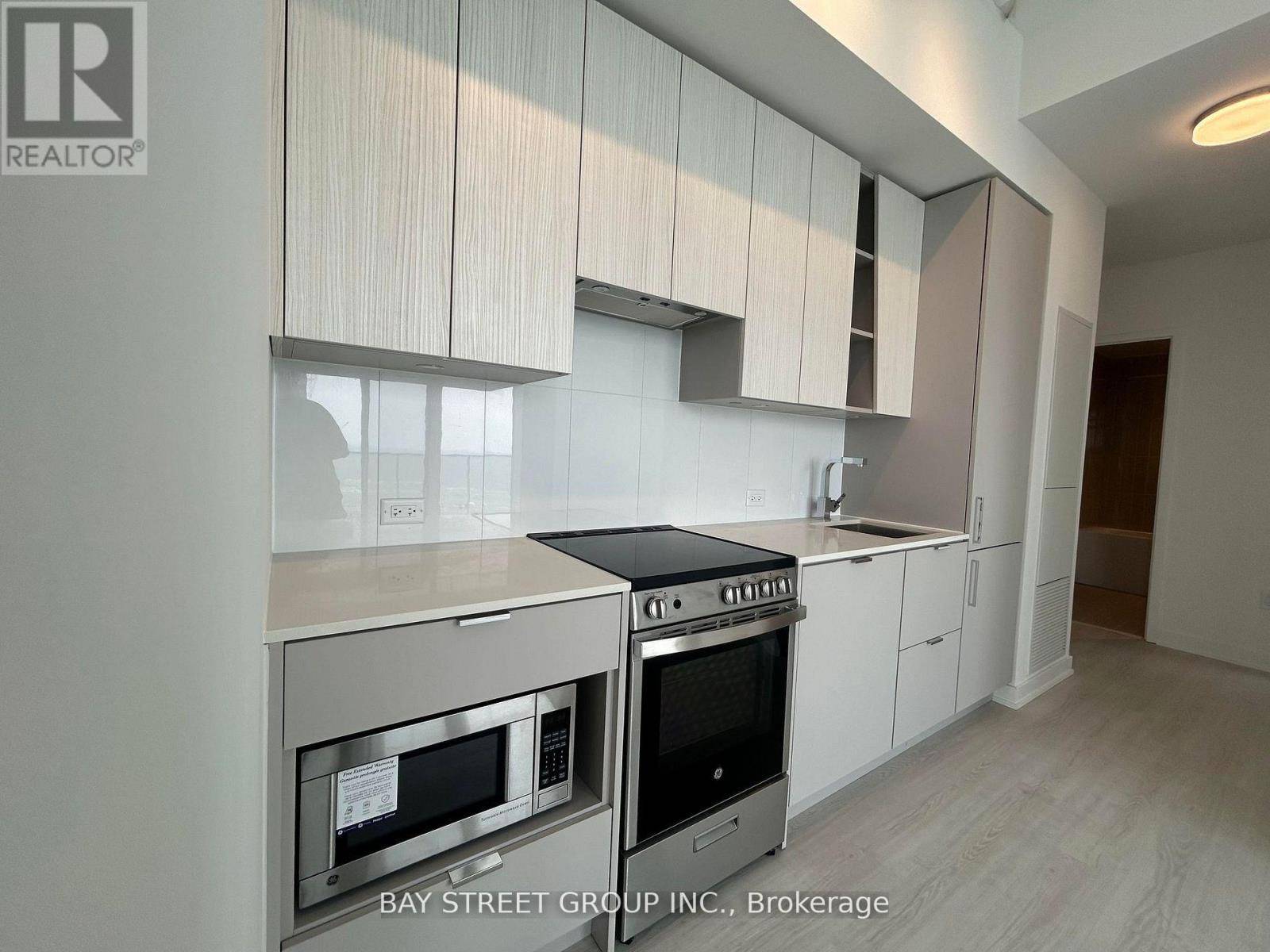 Mississauga (city Centre), ON L5B0M4,3883 Quartz RD #5510