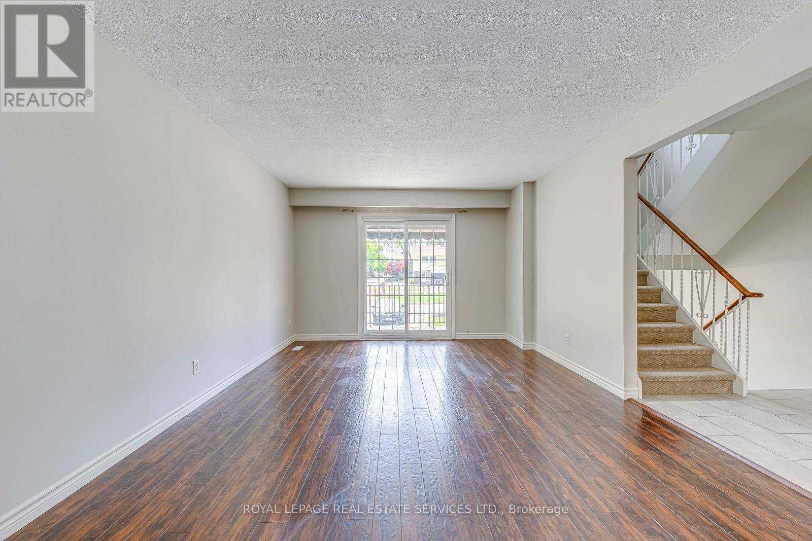 Burlington (roseland), ON L7N2X6,679 CUMBERLAND AVENUE