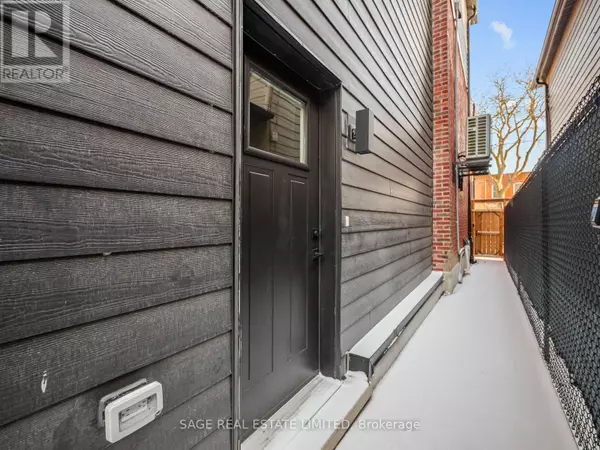 Toronto (south Parkdale), ON M6K2C4,64 Gwynne AVE #Lower
