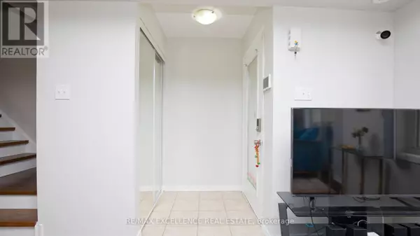 Brampton (sandringham-wellington), ON L6R0Y6,60 Fairwood CIR #86