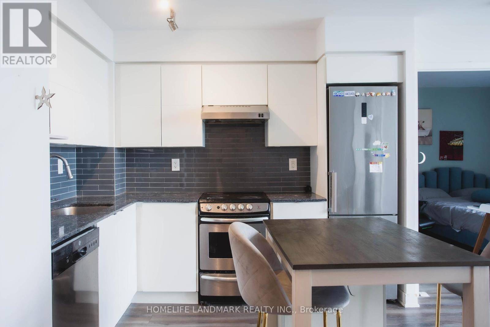 Toronto (yorkdale-glen Park), ON M6A1N6,160 Flemington RD #1522