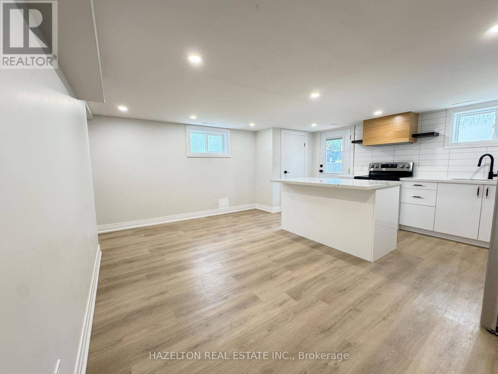 Toronto (long Branch), ON M8V3R9,99 Twenty Sixth ST #B
