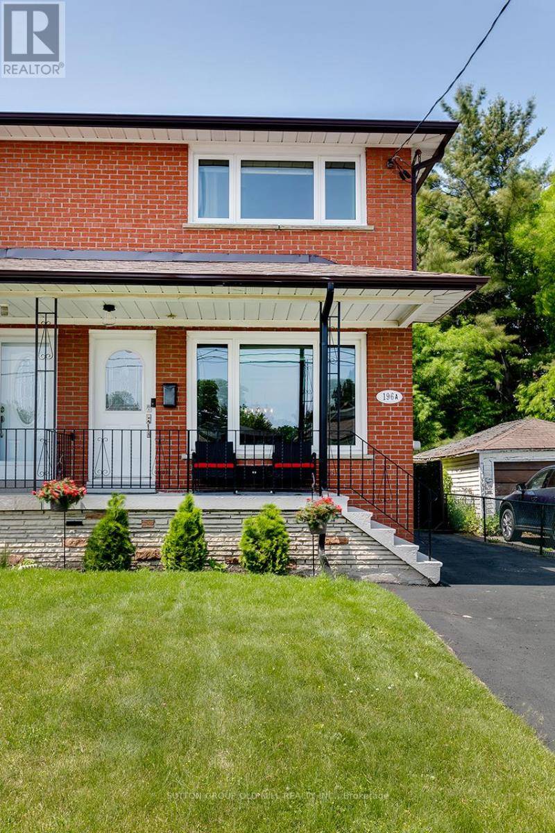 Toronto (alderwood), ON M8W4H6,196A BETA STREET
