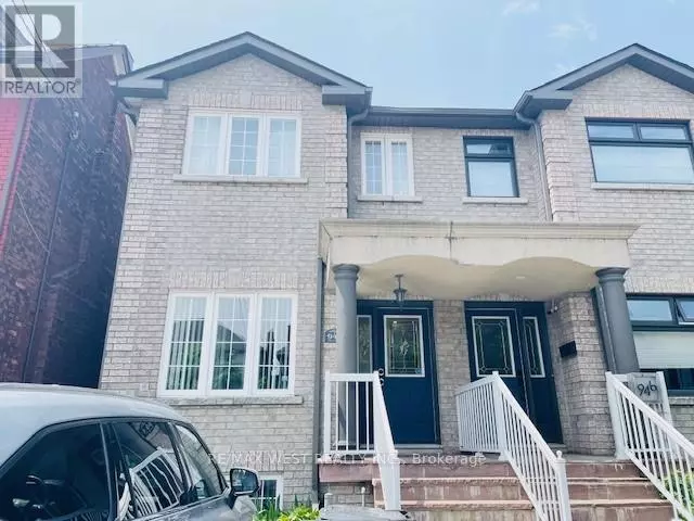 Toronto (junction Area), ON M6N3C6,94A MULOCK AVENUE