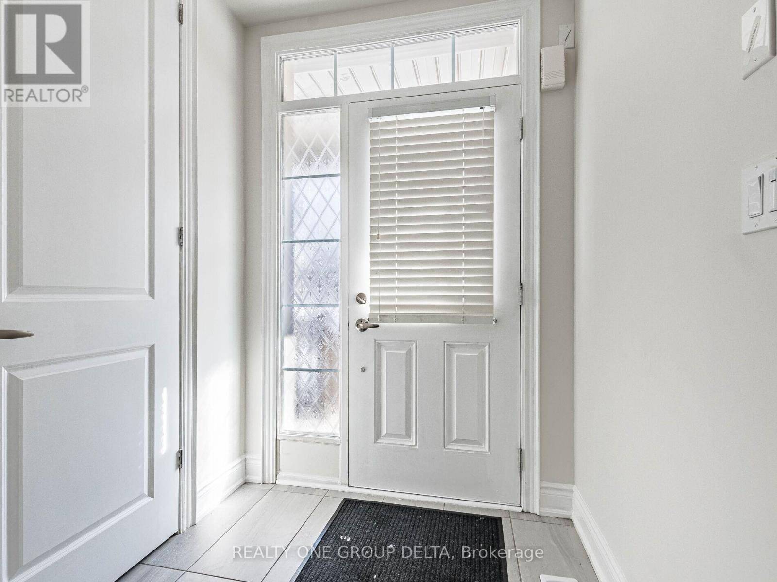 Brampton (bram West), ON L6Y0E3,6 Quinton RDG #.