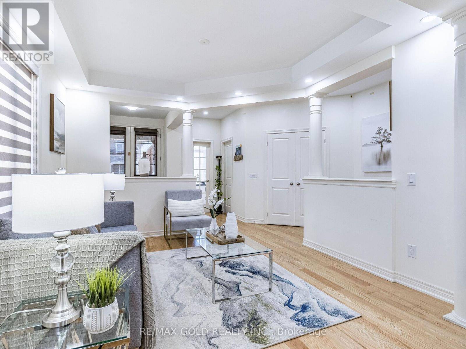 Brampton (northwest Brampton), ON L7A4Z4,11 ELVERTON CRESCENT