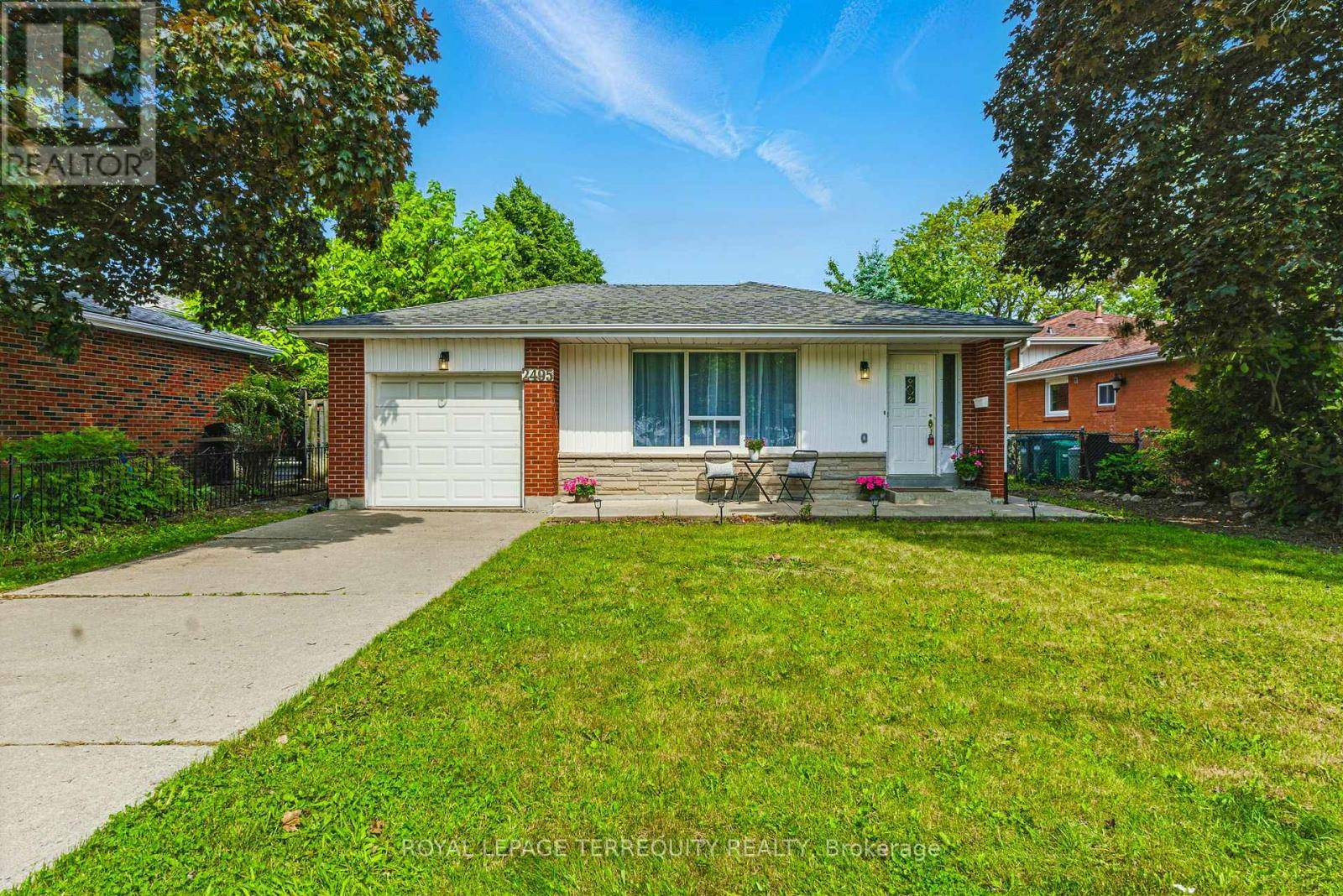 2495 BROMSGROVE ROAD, Mississauga (clarkson), ON L5J1L7