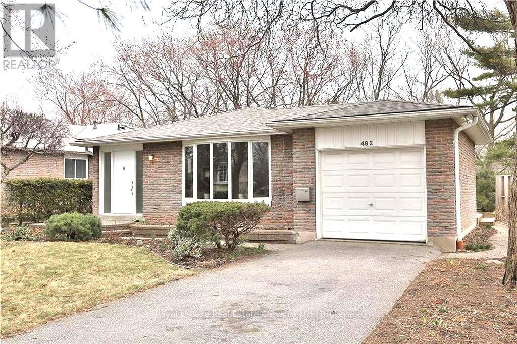 Oakville (oo Old Oakville), ON L6J2J4,482 MAPLE AVENUE