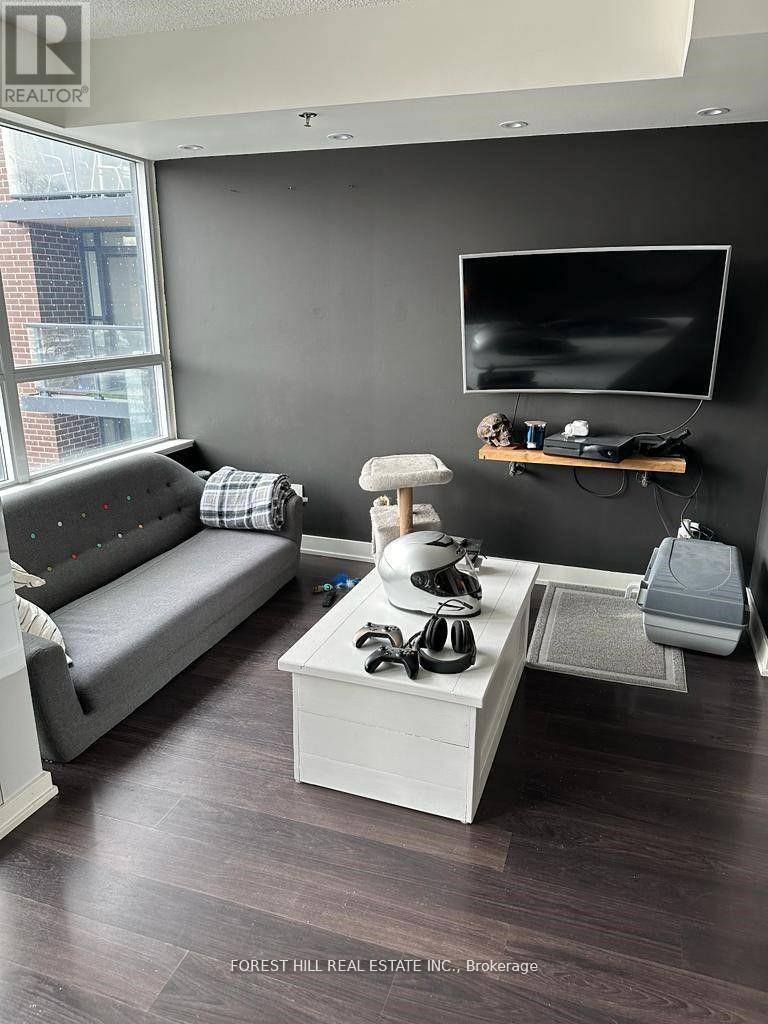 Toronto (mimico), ON M8V0A7,11 Superior AVE #316