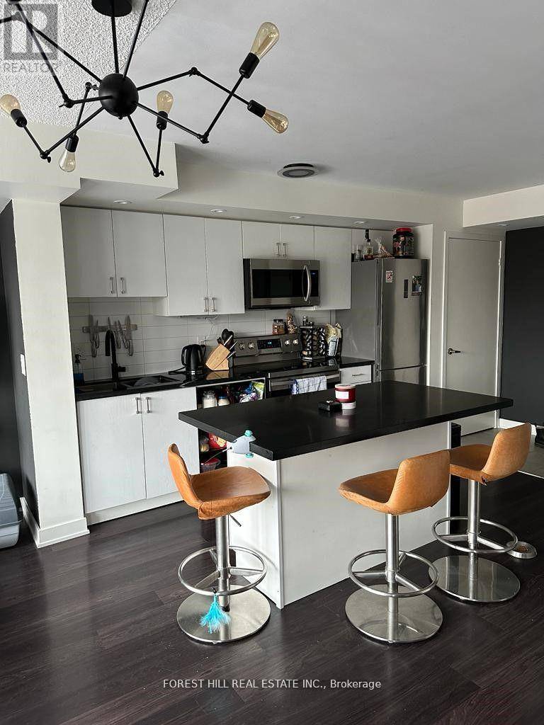 Toronto (mimico), ON M8V0A7,11 Superior AVE #316