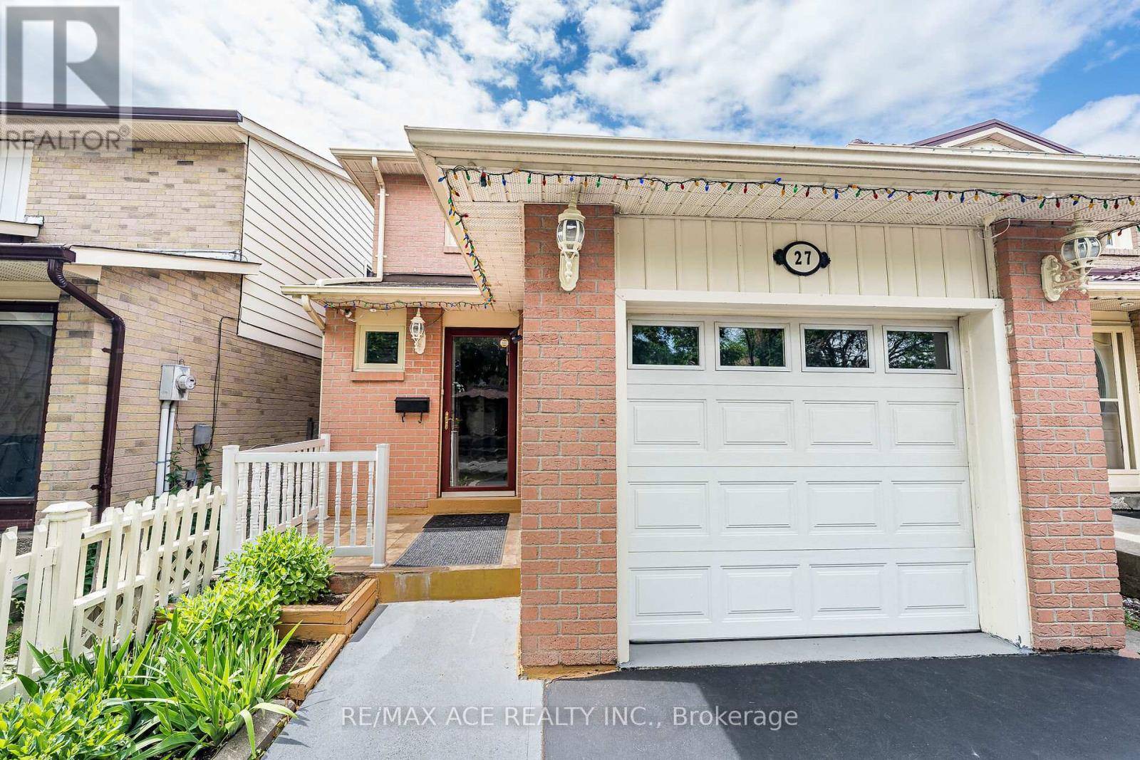 27 WOODSVIEW AVENUE, Toronto (west Humber-clairville), ON M9W6B9