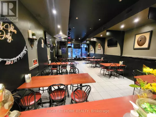 825 RUNNYMEDE ROAD, Toronto (runnymede-bloor West Village), ON M6N3V8