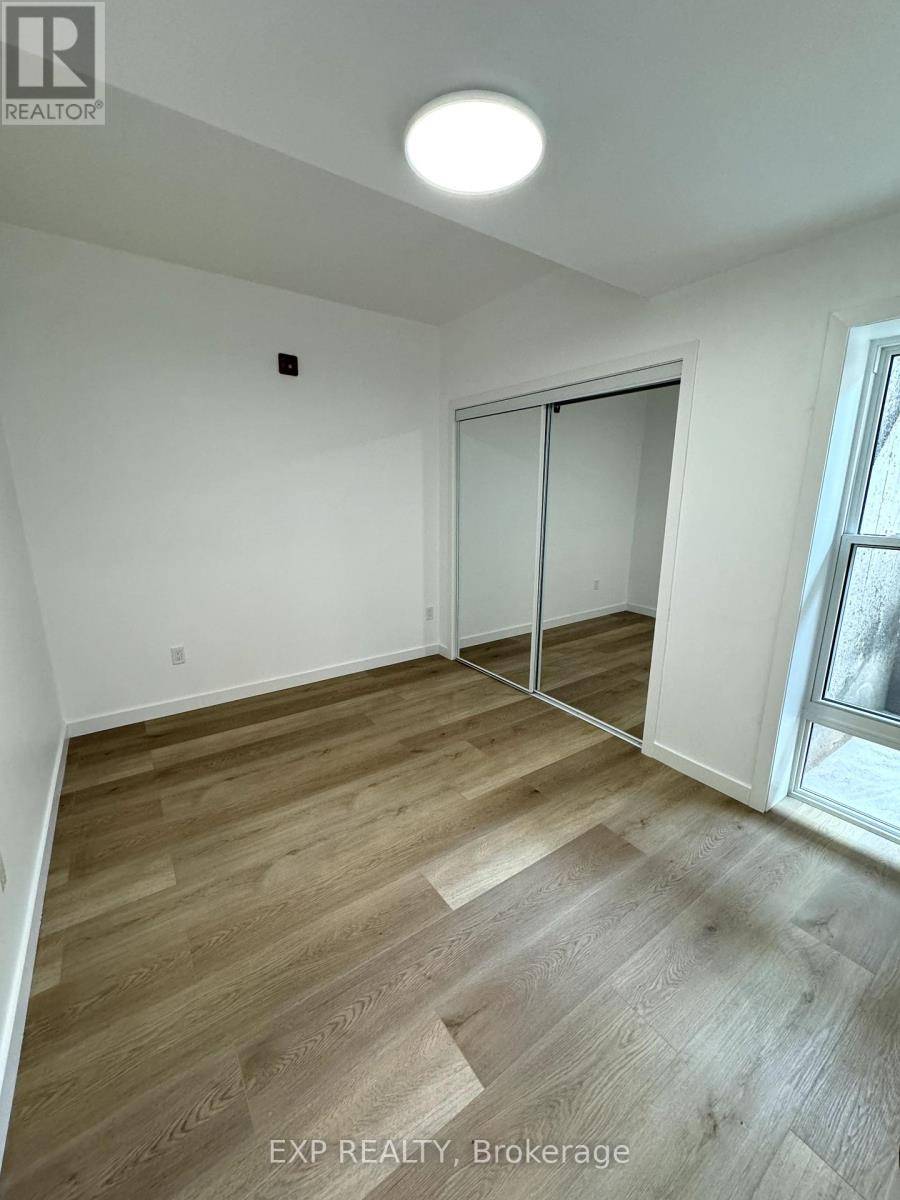 Toronto (dovercourt-wallace Emerson-junction), ON M6H4B5,1103 Dufferin ST #1