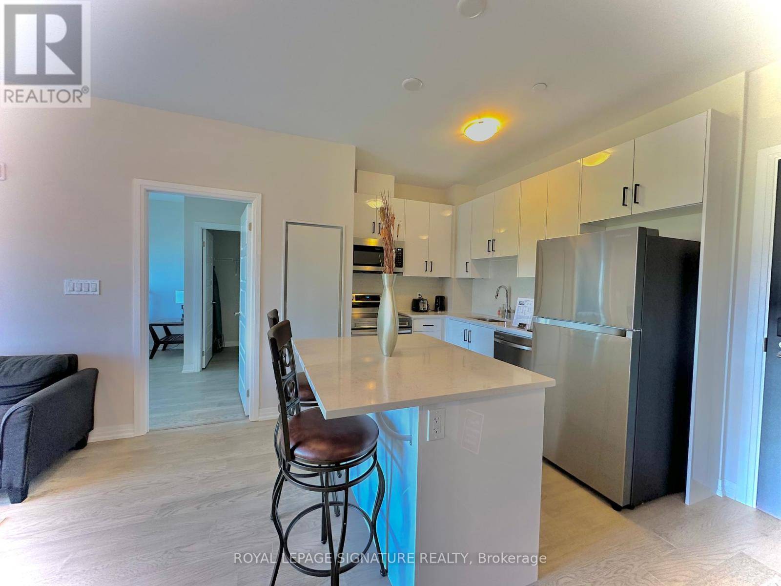 3265 Carding Mill TRL #206, Oakville (go Glenorchy), ON L6M1S1