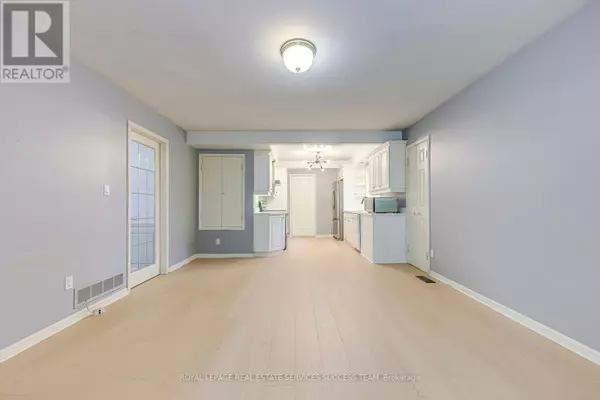 Oakville (mo Morrison), ON L6J2C6,1106 CRESTVIEW STREET