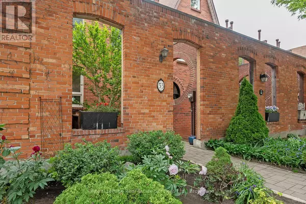 Oakville (co Central), ON L6K3R7,53 FORSYTHE STREET