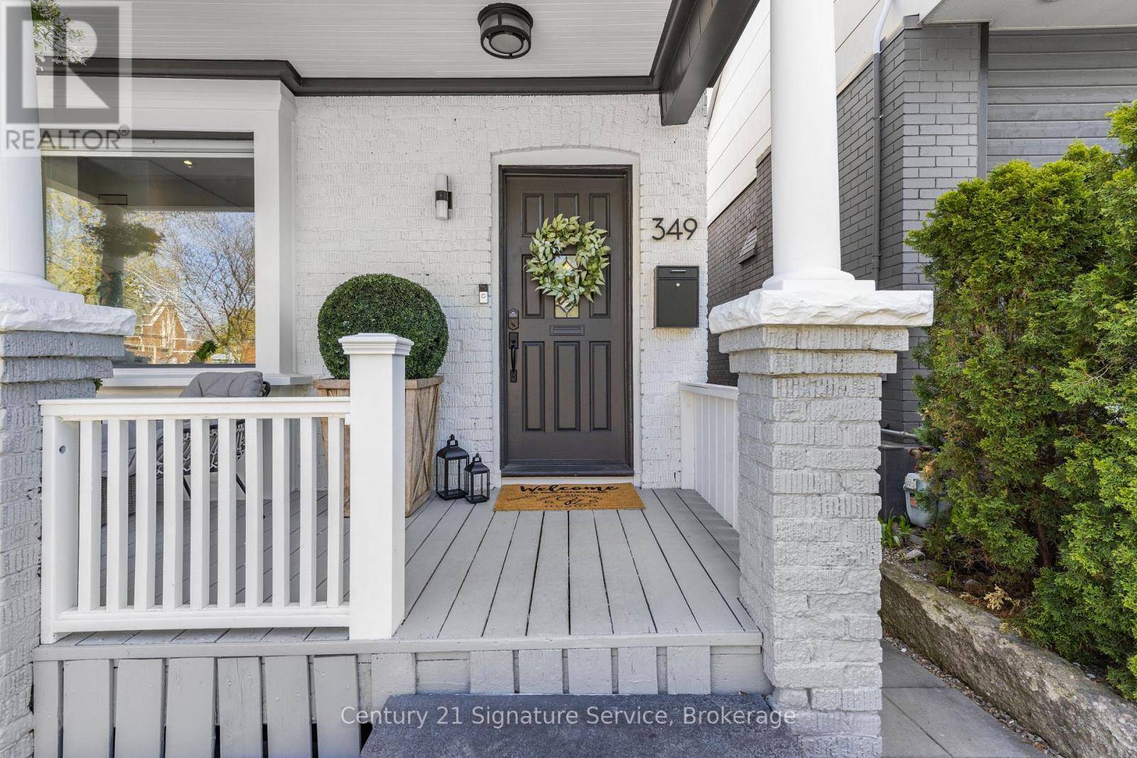 Toronto (high Park-swansea), ON M6S3L1,349 WINDERMERE AVENUE