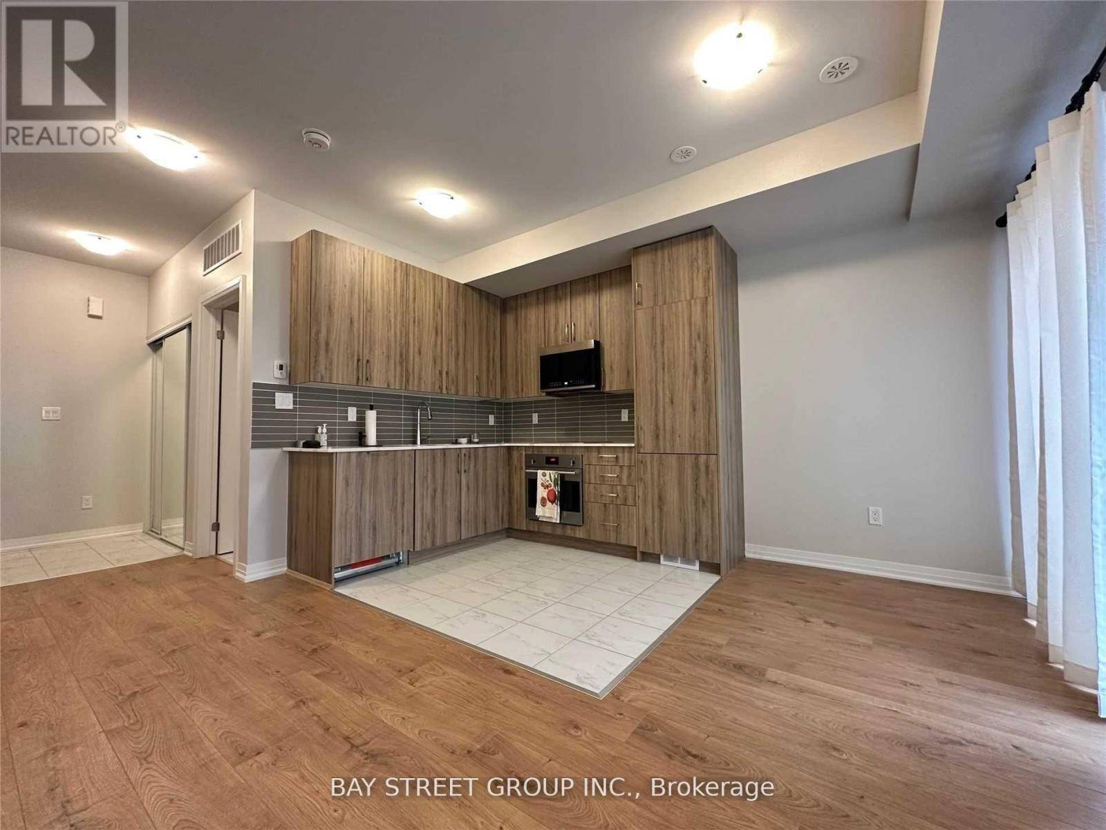 Mississauga (clarkson), ON L5J0B5,1145 Journeyman LN #244