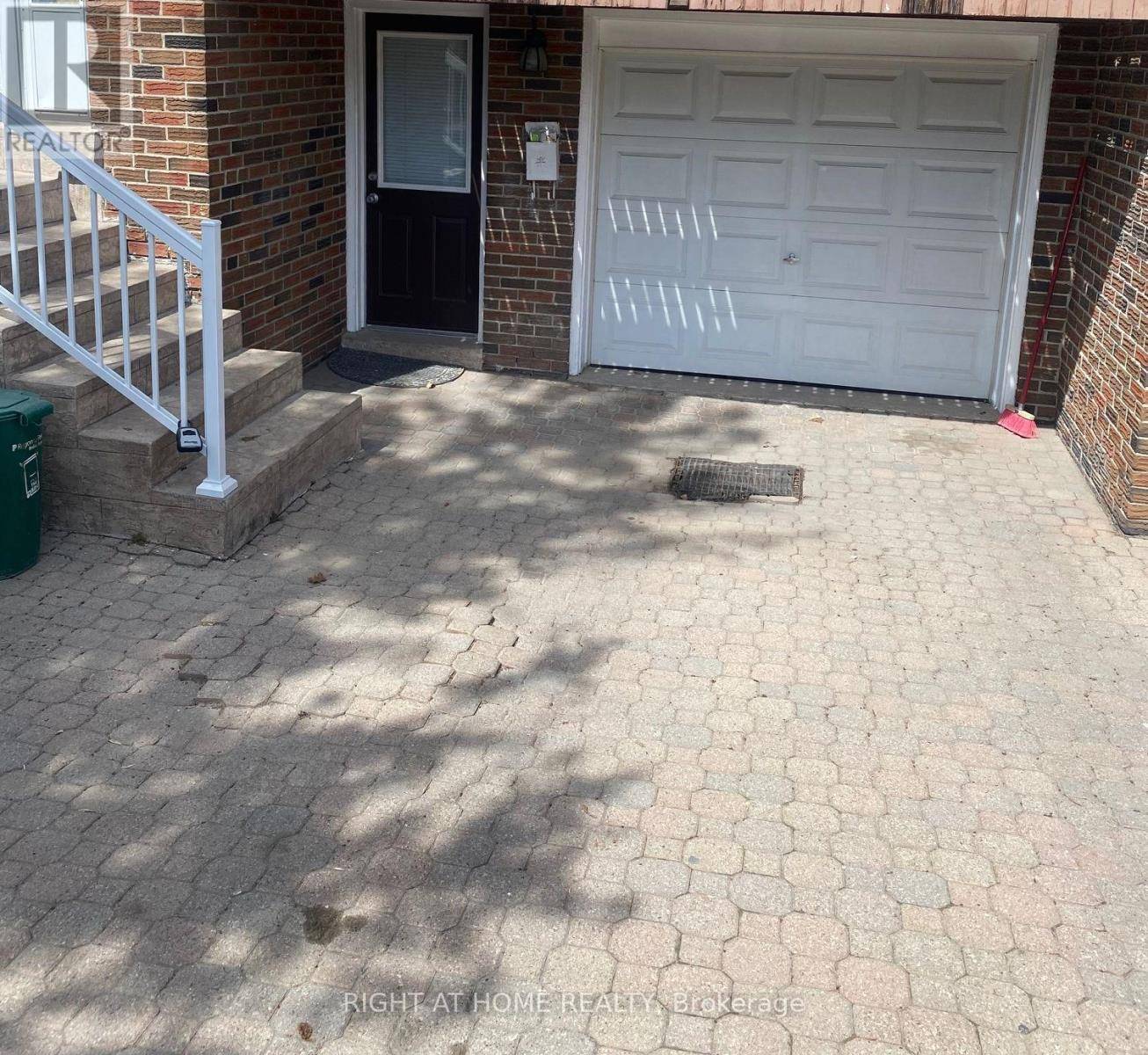 Mississauga (applewood), ON L4Y3B4,3083 RYMAL ROAD