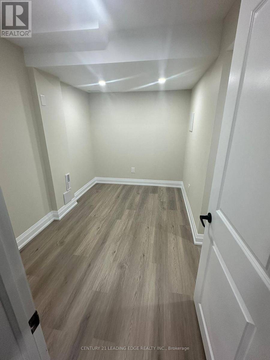 Oakville (wm Westmount), ON L6M3T7,(LOWER LEVEL) - 2026 LAURELCREST PL PLACE