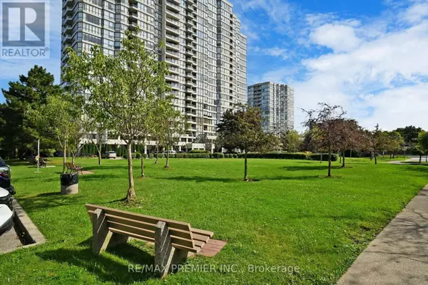Toronto (mount Olive-silverstone-jamestown), ON M9V5G8,3 Rowntree RD #1406