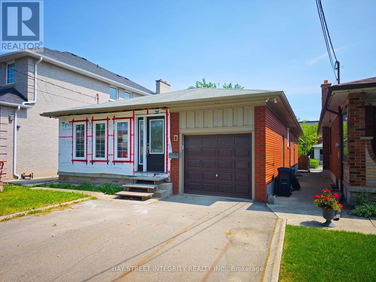 Toronto (downsview-roding-cfb), ON M3K1H2,99 REGENT ROAD