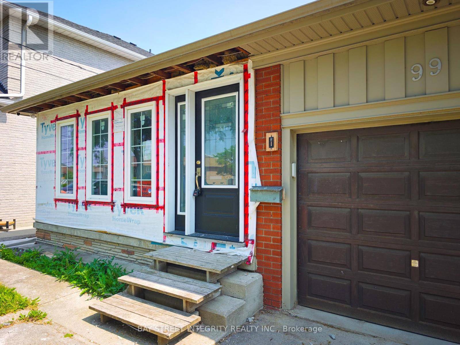 Toronto (downsview-roding-cfb), ON M3K1H2,99 REGENT ROAD