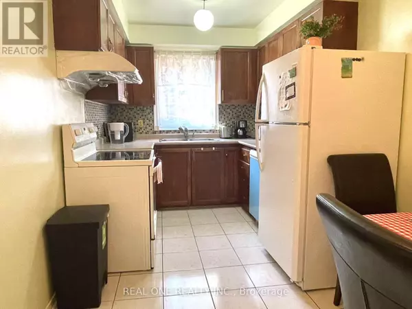 Oakville (ga Glen Abbey), ON L6M2W5,1235 Blackburn DR #Unit 2