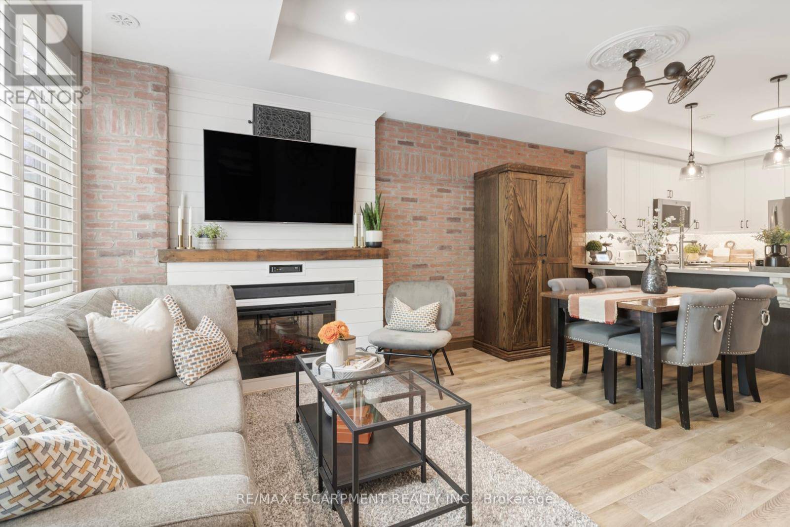 Mississauga (clarkson), ON L5J0B3,2232 Bromsgrove RD #4