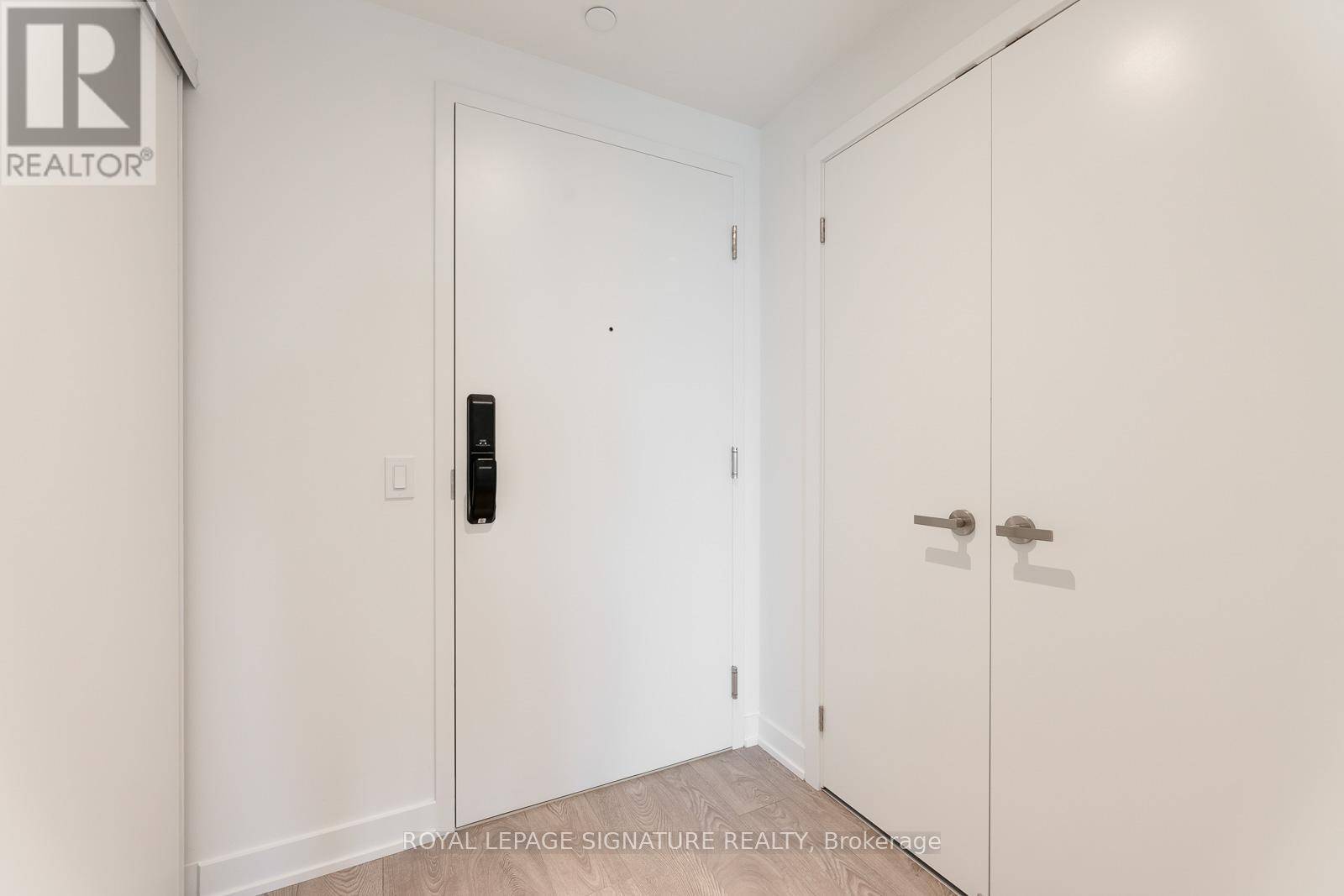 28 Ann ST #914, Mississauga (port Credit), ON L5G0E1