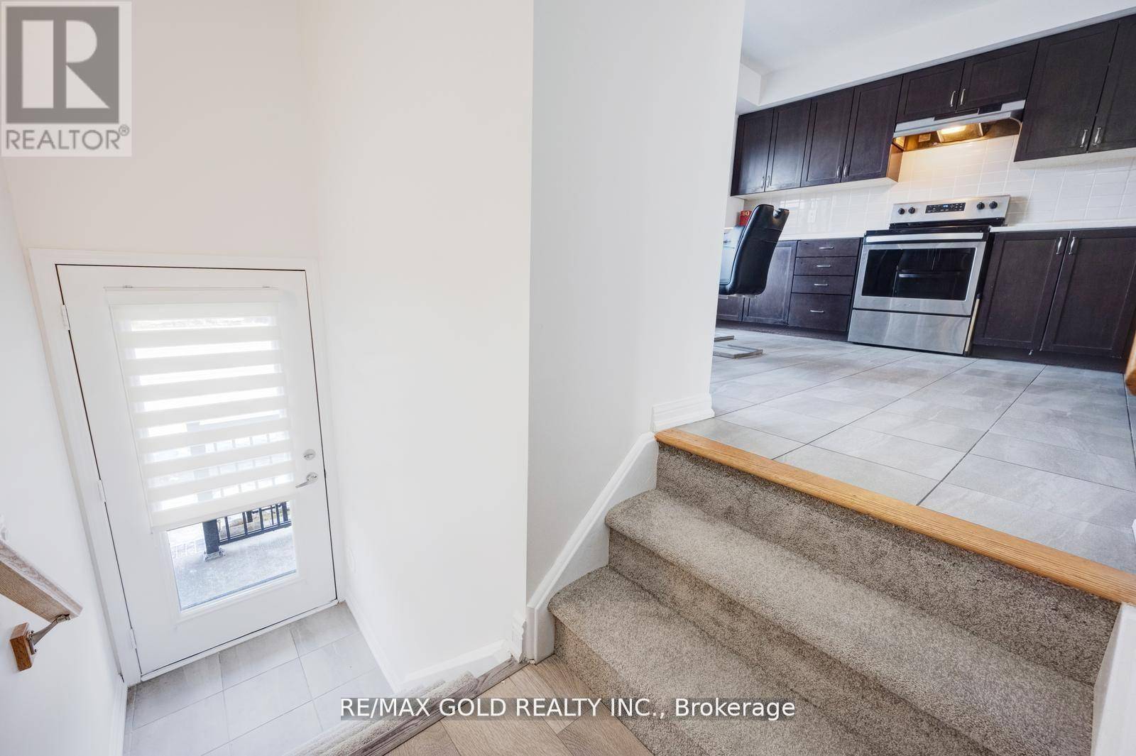 Brampton (sandringham-wellington), ON L6R3Y6,250 Sunny Meadow BLVD ##72