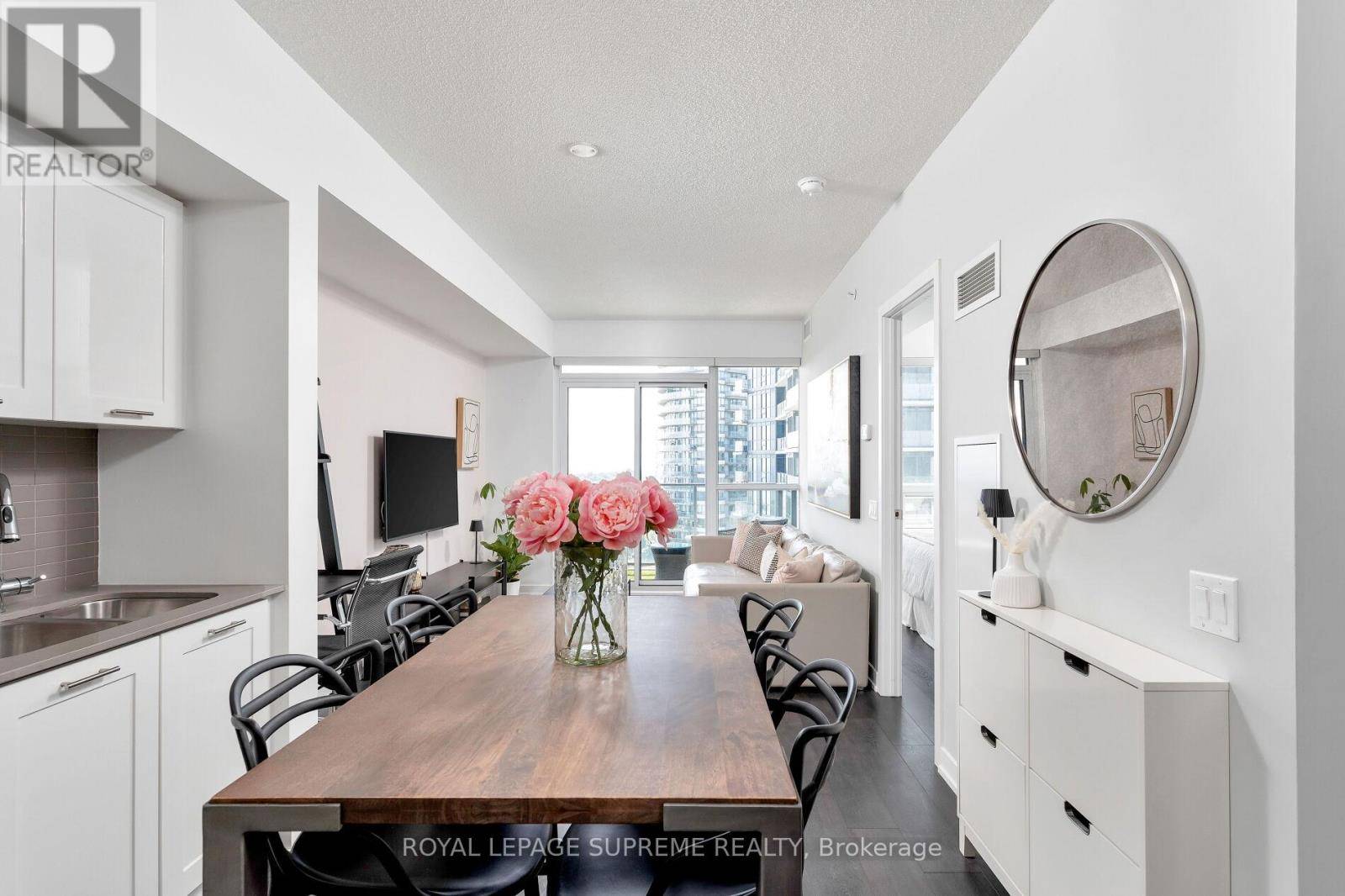 Toronto (mimico), ON M8V1A4,2200 Lake Shore BLVD West #2303