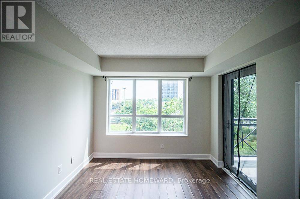 Toronto (etobicoke West Mall), ON M9C0B1,6 Eva RD #404