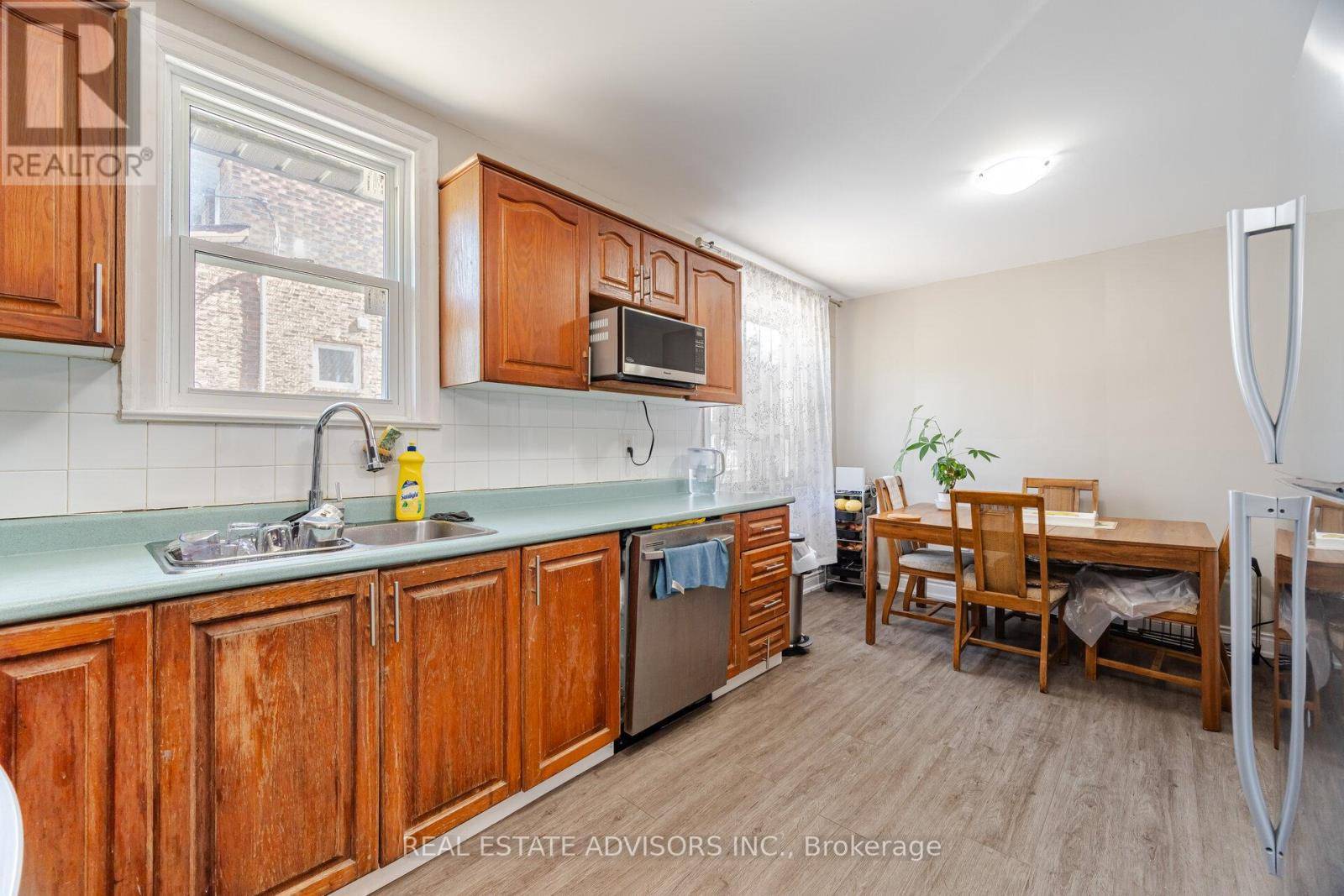 Toronto (stonegate-queensway), ON M8Y3G6,26 BONNYVIEW DRIVE
