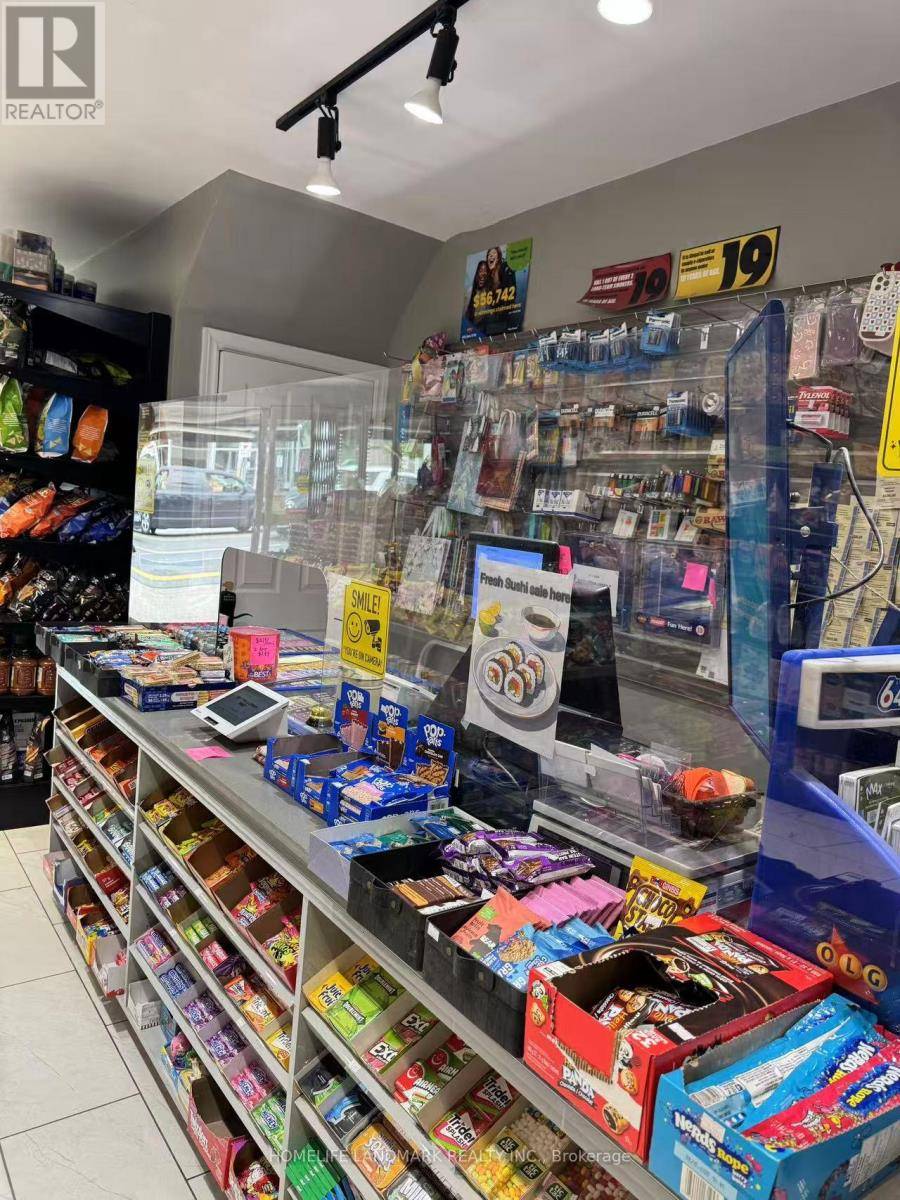 Toronto (runnymede-bloor West Village), ON M6S1P9,2428 BLOOR STREET W
