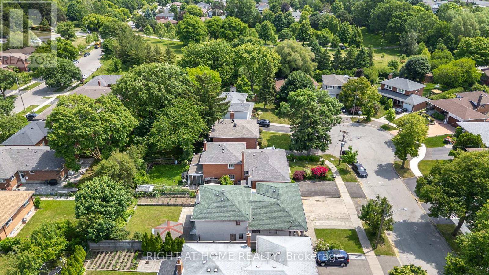 Toronto (kingsview Village-the Westway), ON M9R1P3,30 HAWTHORNE ROAD