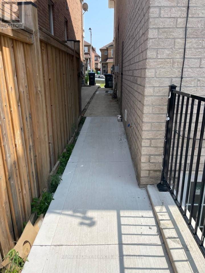 76 Seahorse AVE #LOWER, Brampton (madoc), ON L6V4N8