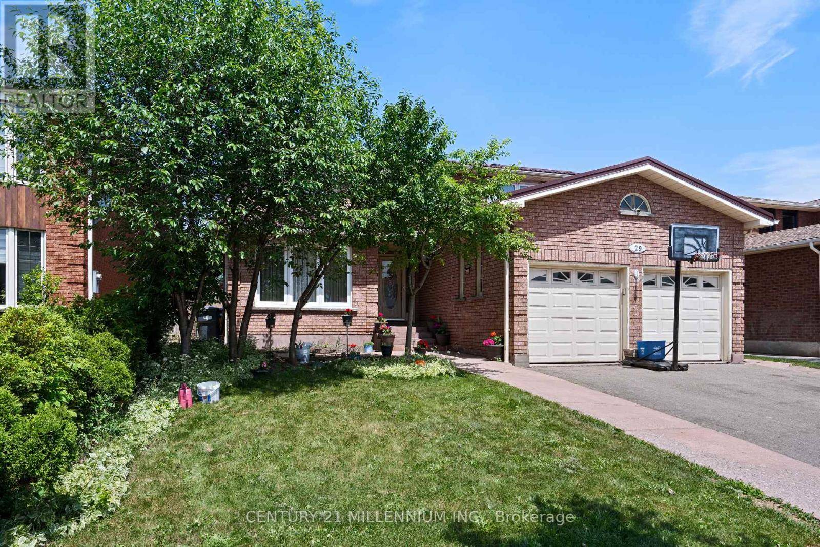 Brampton (fletcher's Creek South), ON L6W3Z4,29 MOSSBANK DRIVE