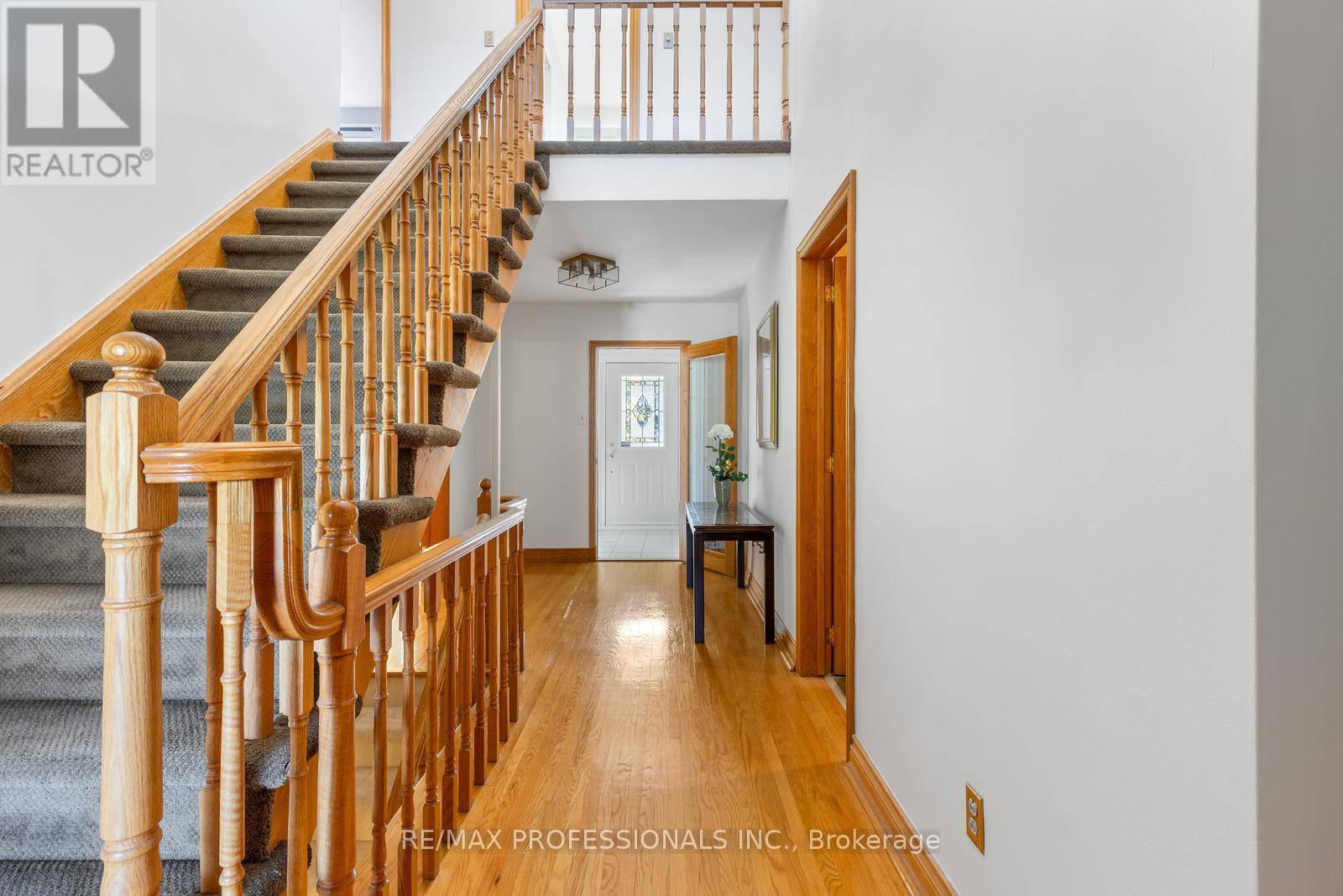 Toronto (princess-rosethorn), ON M9B5Z3,15 WARRENDER AVENUE