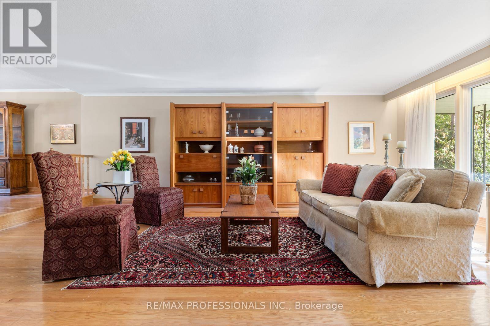 Toronto (princess-rosethorn), ON M9B5Z3,15 WARRENDER AVENUE