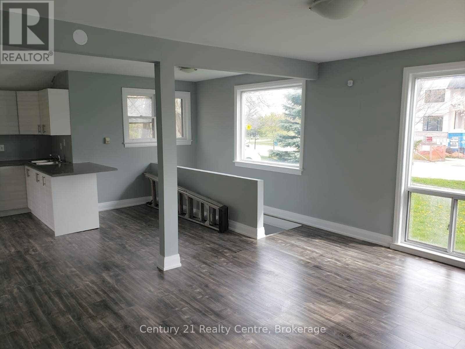 Oakville (cp College Park), ON L6H1V6,1491 PEMBROKE DRIVE