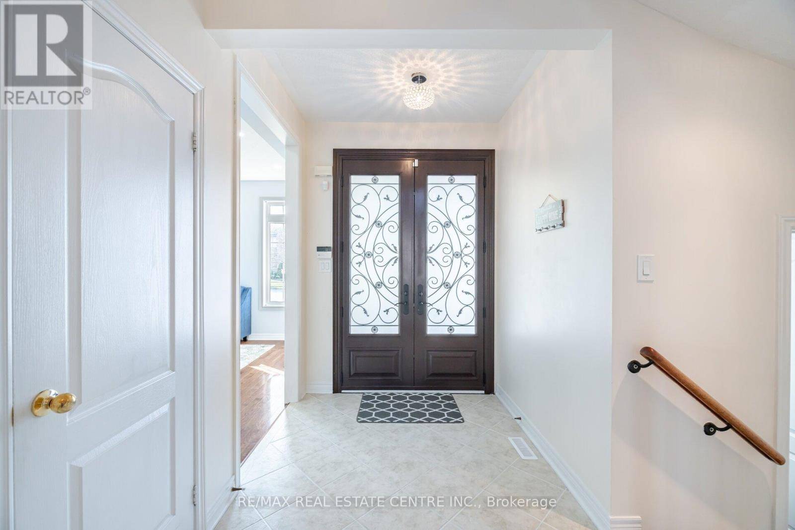 Brampton (bram East), ON L6P2E1,7 PRINCE EDWARD BOULEVARD