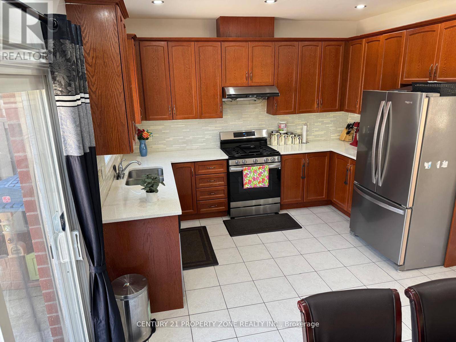 Brampton (bram East), ON L6P2R5,56 ATTVIEW CRESCENT